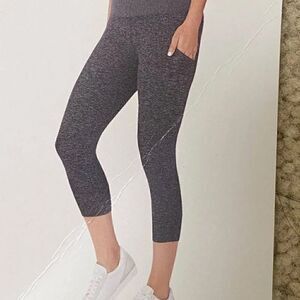 Kirkland Signature Womens Brushed Capri,